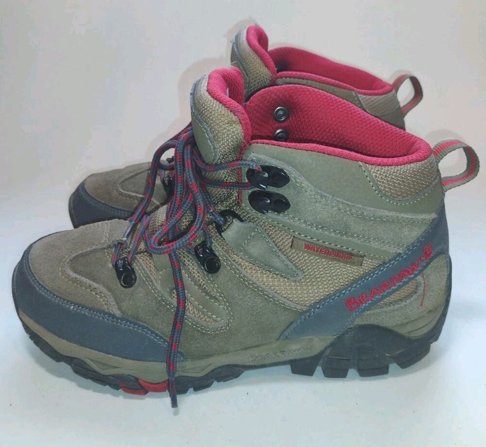 Bear paw Hiking Boots. Brown Women’s Size 6.5 M comfort waterproof gorp corp